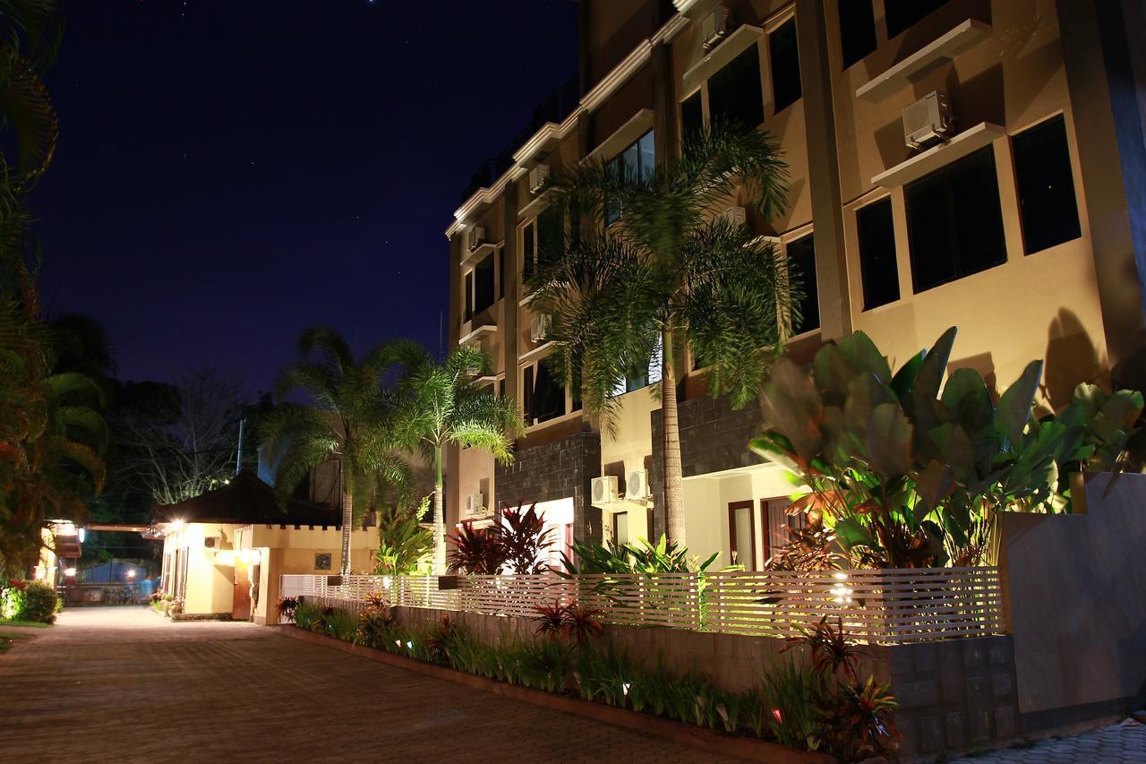 Puri Senggigi Hotel Mangsit Exteriör bild