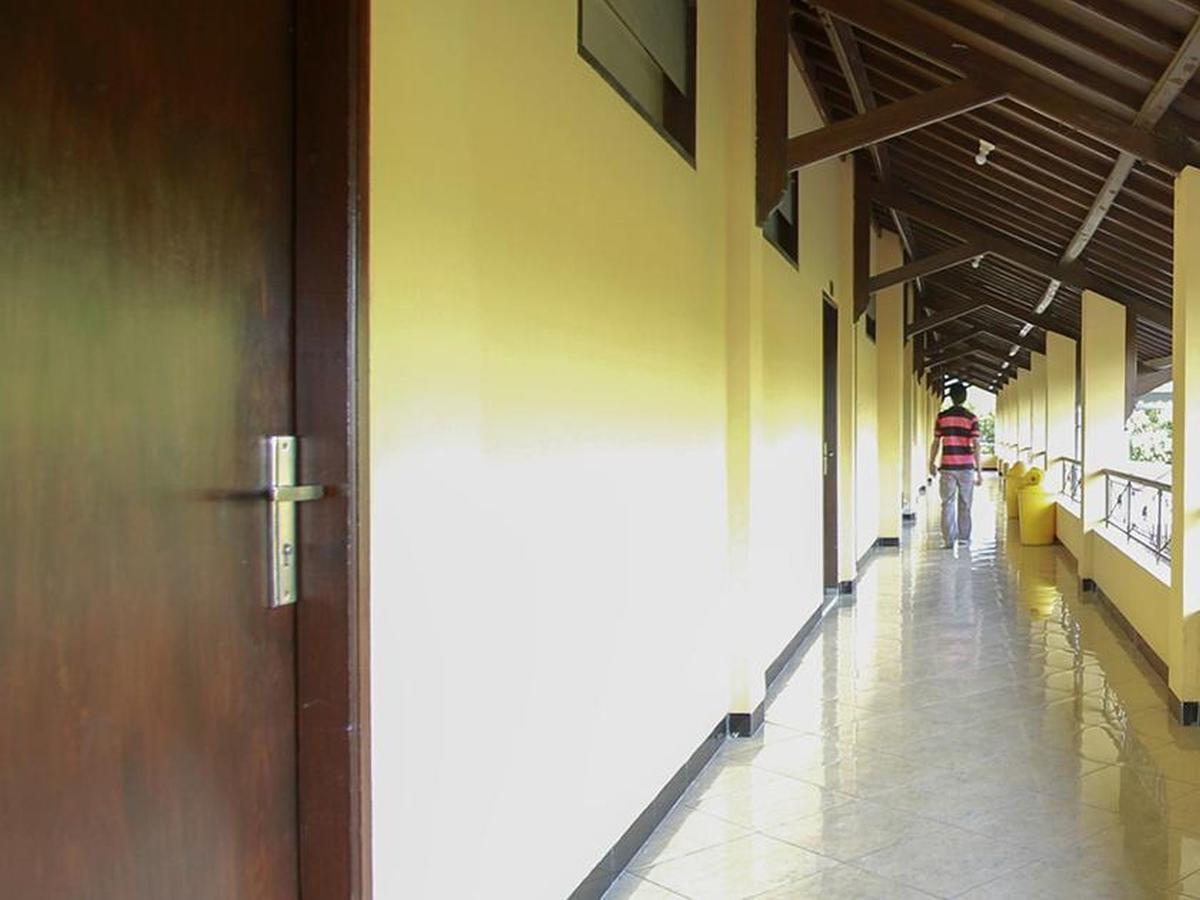 Puri Senggigi Hotel Mangsit Exteriör bild