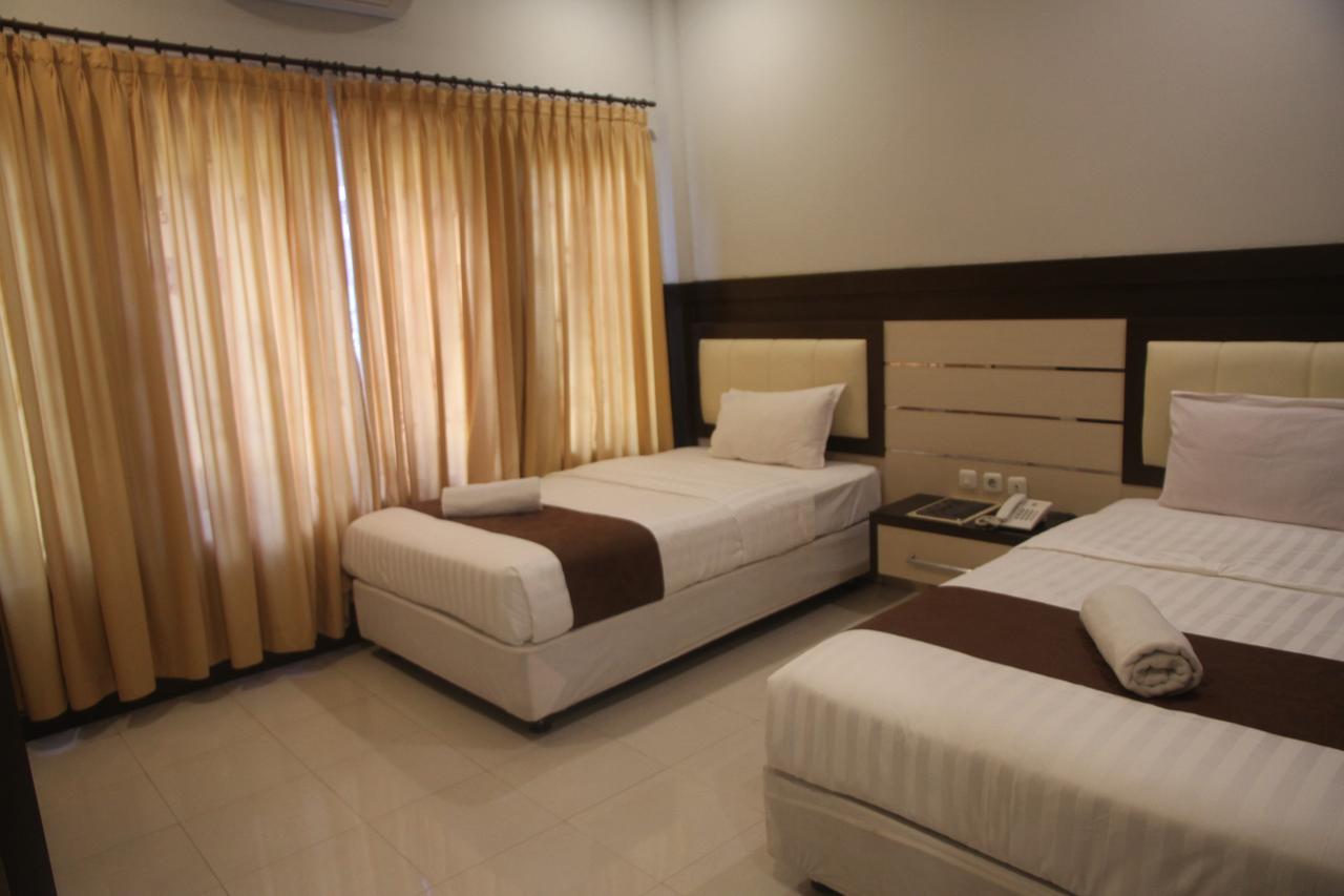 Puri Senggigi Hotel Mangsit Exteriör bild