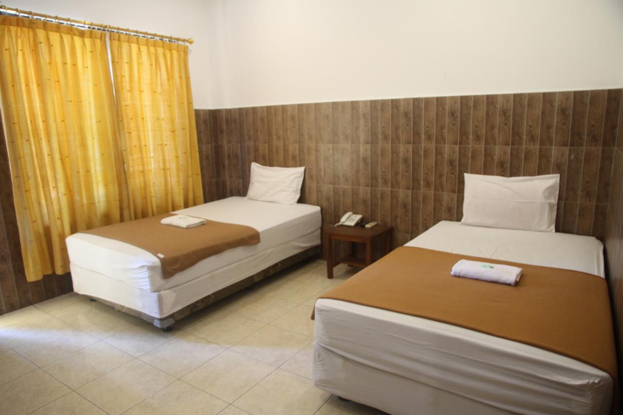 Puri Senggigi Hotel Mangsit Exteriör bild