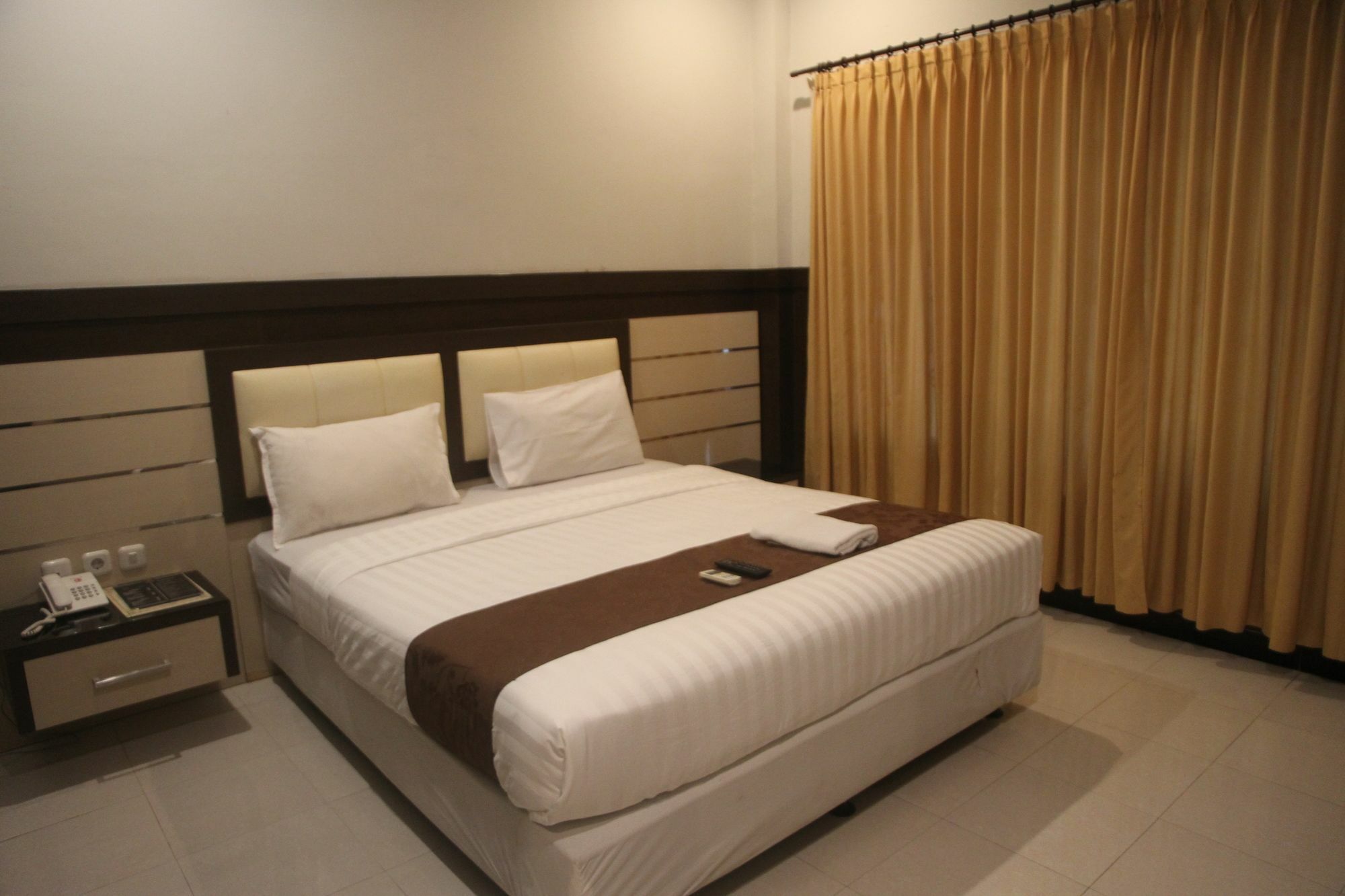 Puri Senggigi Hotel Mangsit Exteriör bild