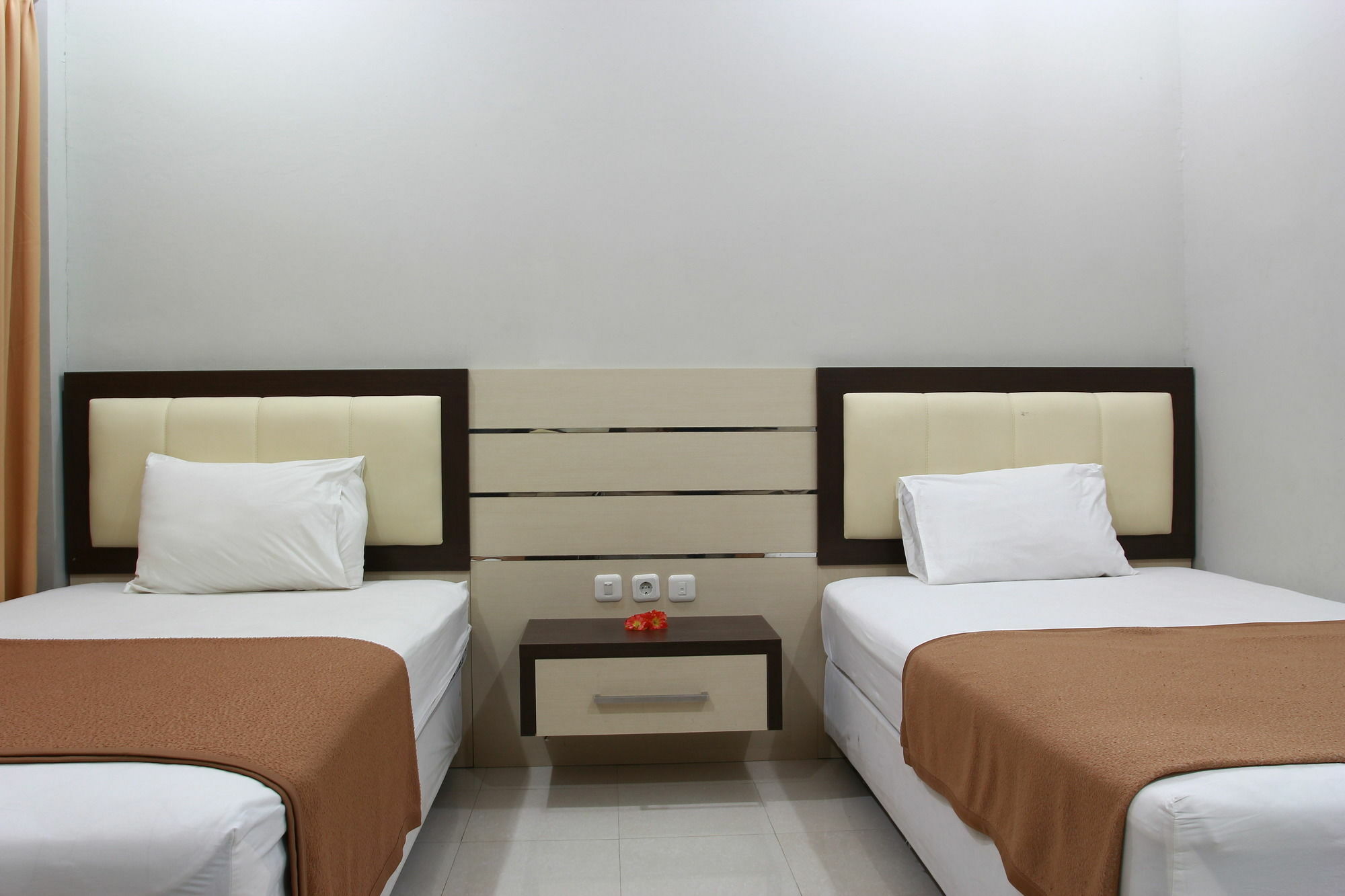 Puri Senggigi Hotel Mangsit Exteriör bild