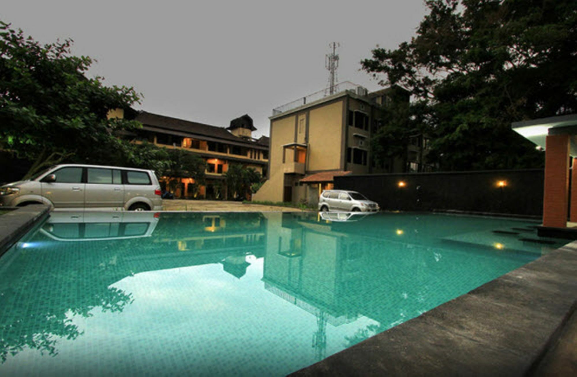 Puri Senggigi Hotel Mangsit Exteriör bild