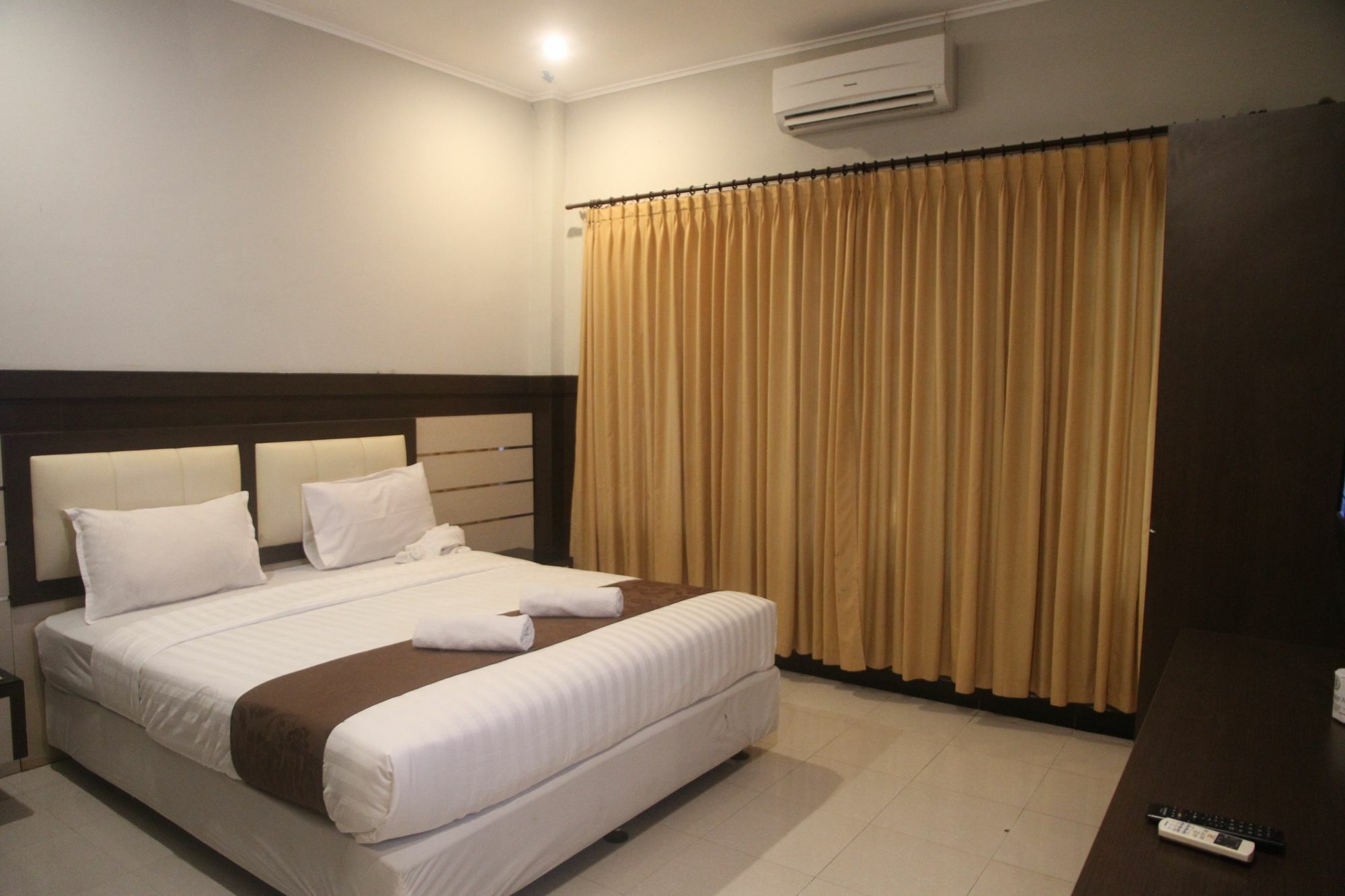 Puri Senggigi Hotel Mangsit Exteriör bild
