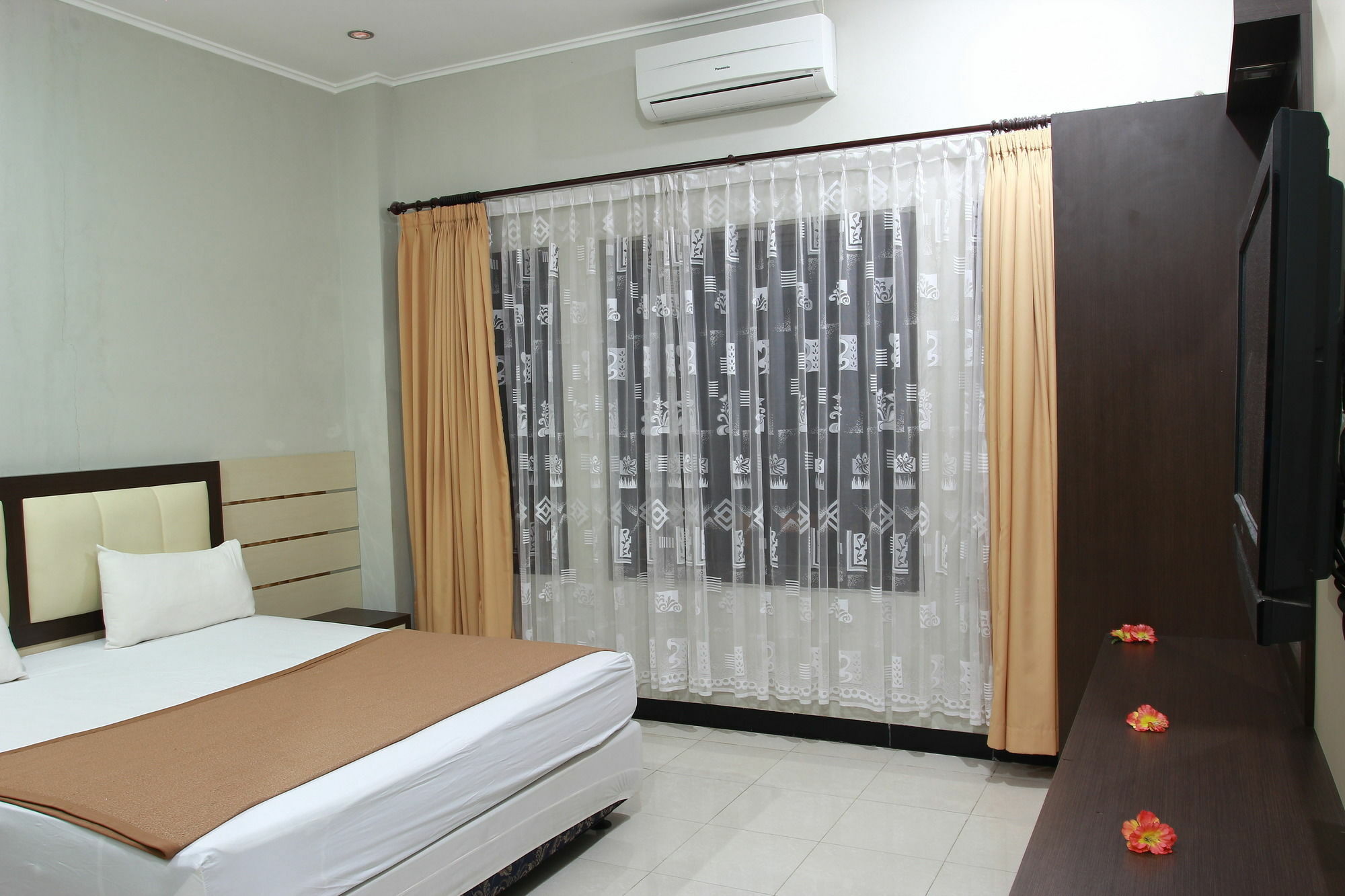 Puri Senggigi Hotel Mangsit Exteriör bild